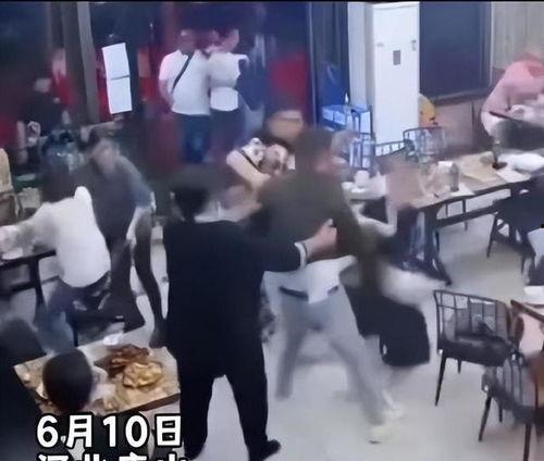 唐山打人爆料小伙视频最新,小伙挺身而出，勇敢揭露暴力真相  第3张